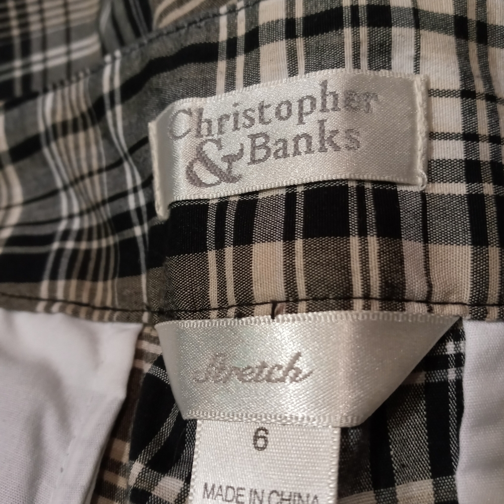 Shorts - Picture 2 of 8
